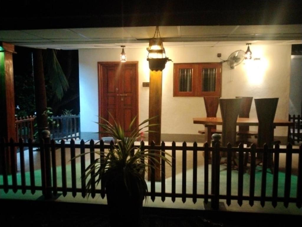 Lovers * Matara